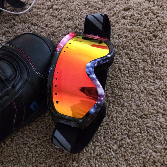 Snowboarding googles
