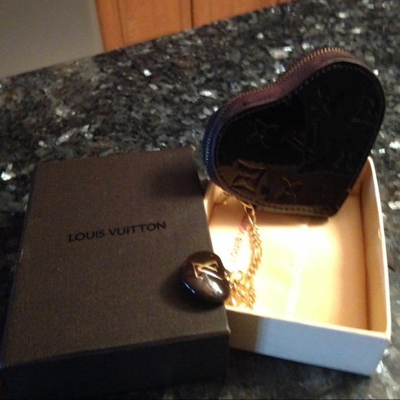 ON HOLD Louis Vuitton change purse