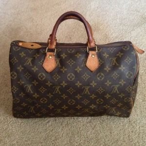 Louis Vuitton Speedy Purse