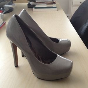 Jessica Simpson heels
