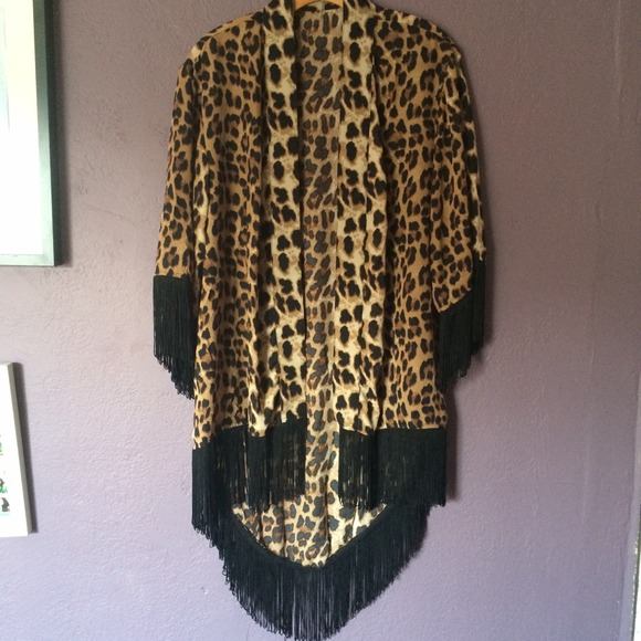 🚫Sold🚫Leopard & fringe Kimono - Picture 2 of 4