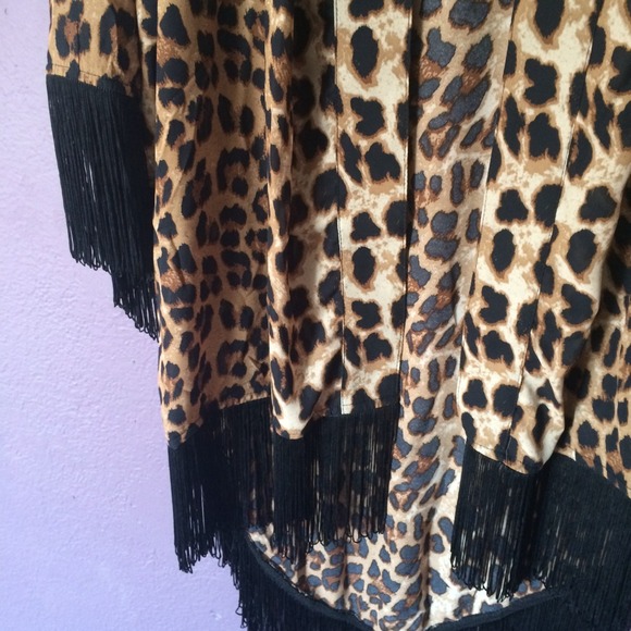 🚫Sold🚫Leopard & fringe Kimono - Picture 3 of 4