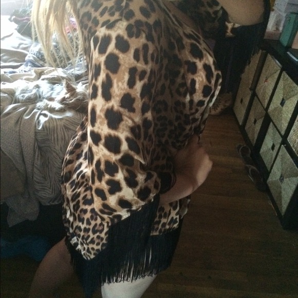 🚫Sold🚫Leopard & fringe Kimono - Picture 4 of 4