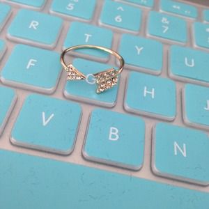 Dainty arrow ring