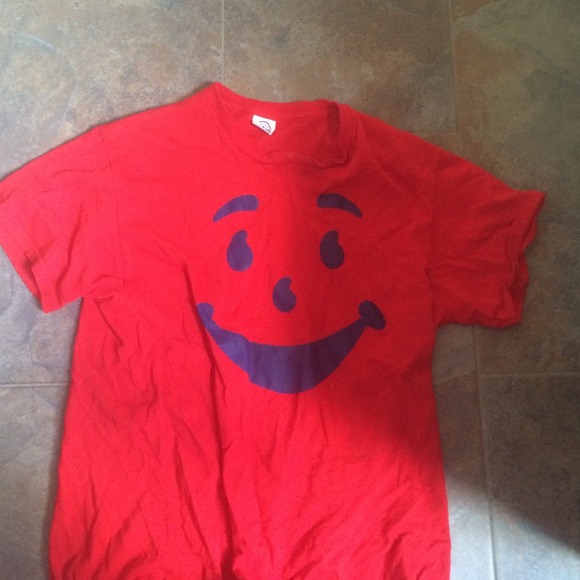 A red and blue look aid shirt.