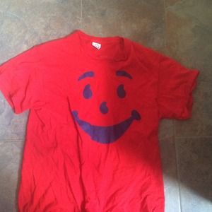 A red and blue look aid shirt.
