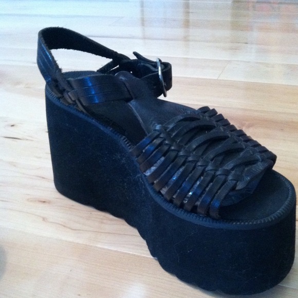 Shoes - Picture 3 of 4