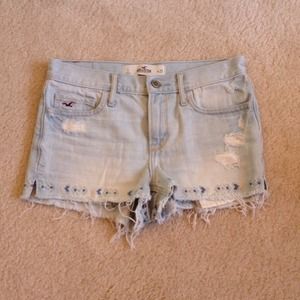 ❌ Traded ❌ Hollister Aztec printed shorts