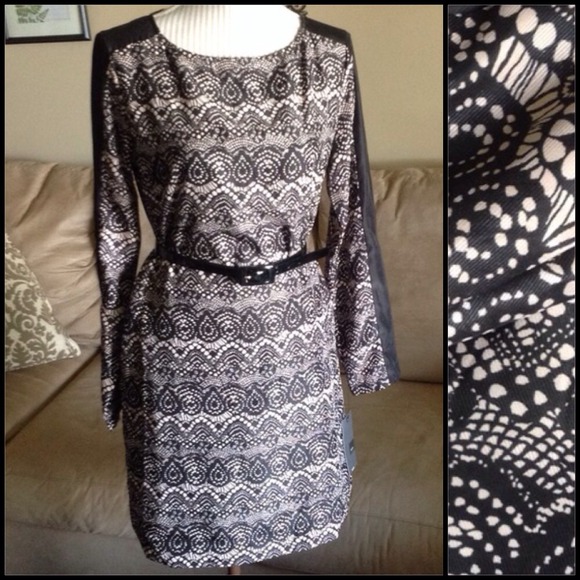 Dresses & Skirts - ⚡️️30% off 3⚡️NWT Damask Lined Dress