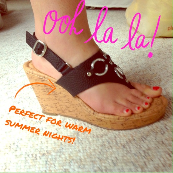 black wedge sling back sandals!!!