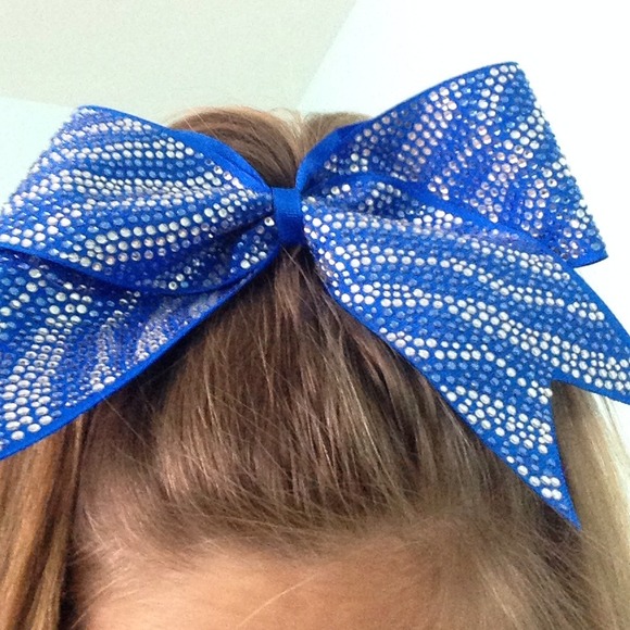 Cheer bow - Picture 1 of 2
