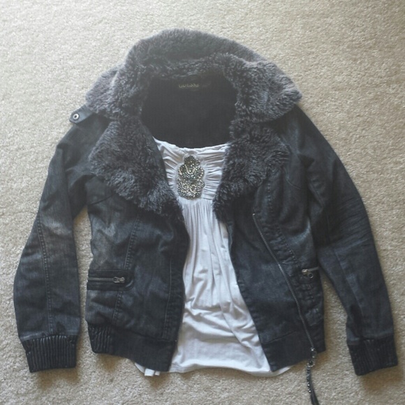 *SOLD* GUESS Jacket, dark grey denim & faux fur - Picture 2 of 4