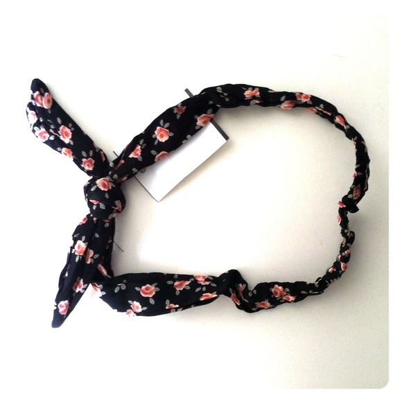 Same as my other brandy melville headband post!