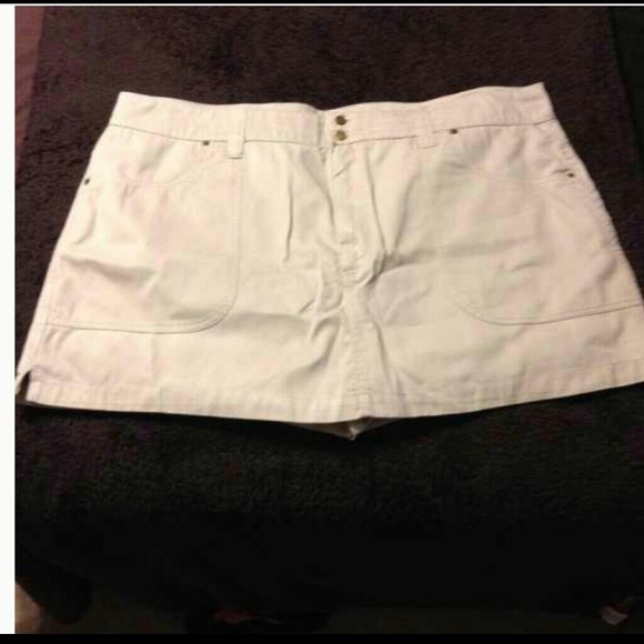 NWOT 2X KHAKI skort