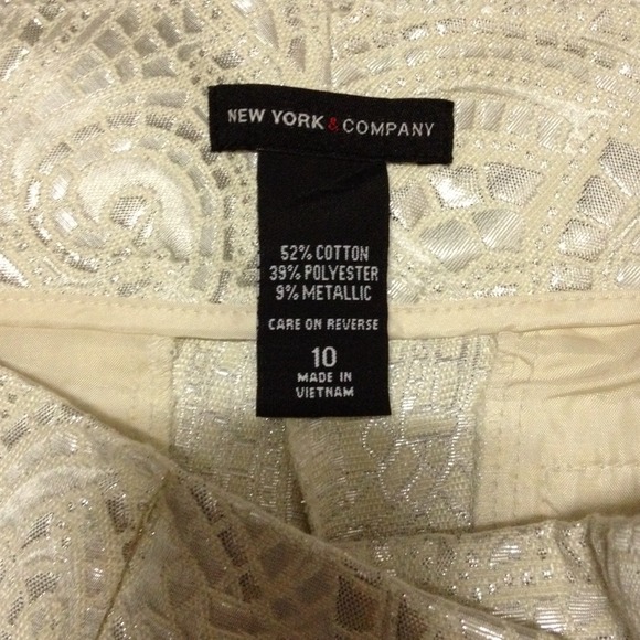 New York and Co shorts - Picture 2 of 4