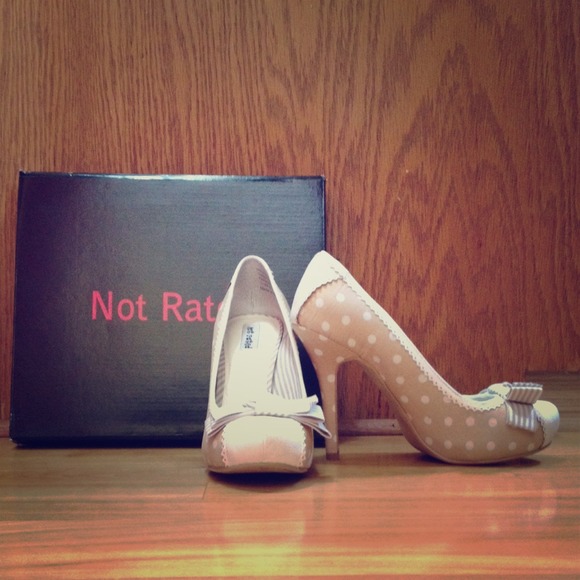 Prim Rose Not Rated heels with white dots and bows
