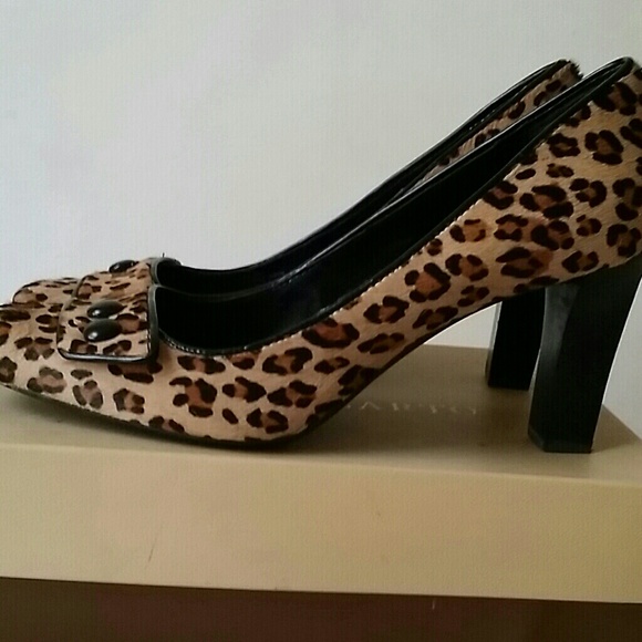 Classic Heels worn once!