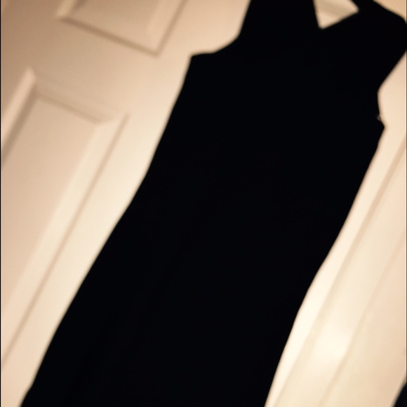 Guess bandage dress. Only used once - Picture 3 of 3