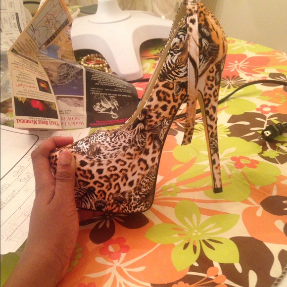Tiger Print Heels😍 - Picture 2 of 2