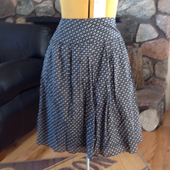 Black skirt with white pattern-R 92514