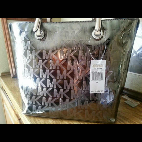 MICHAEL KORS