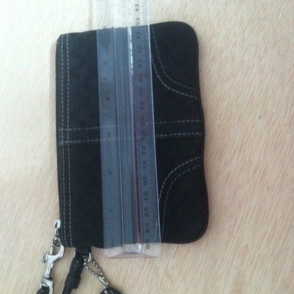 Coach wristlet - Picture 3 of 3
