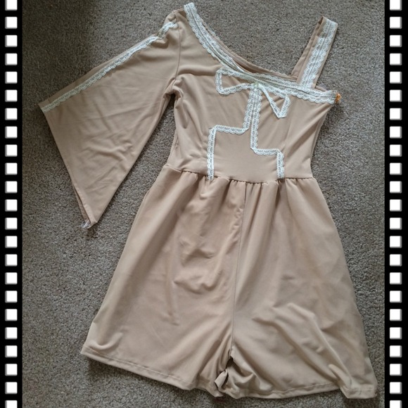 ⛔️SOLD⛔️Jumpsuit one shoulder off⭐️ - Picture 1 of 4