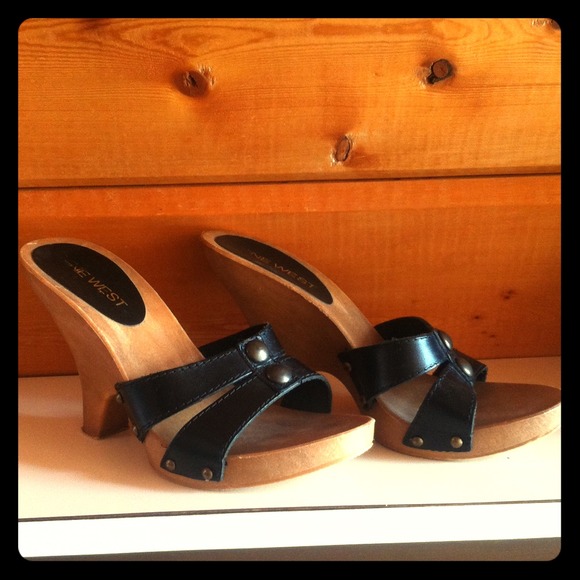 Nine West size 8 Slip On Heel