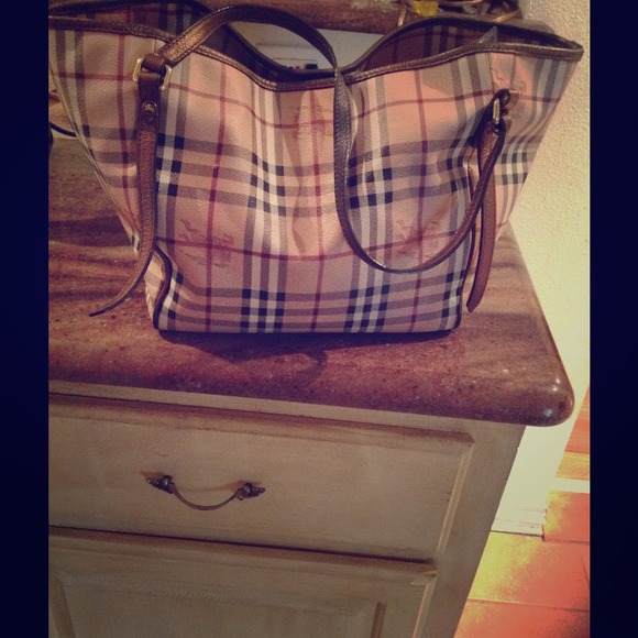 Burberry handbag , best offer 100# authentic