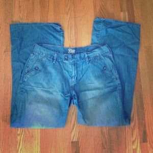 Light wash flare leg "diva" jeans