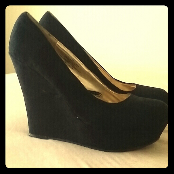 Platform shoe worn once!