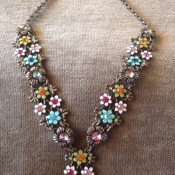 Necklace - Picture 2 of 3