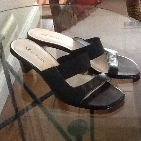 Anne Klein. SOLD IN BUNDLE
