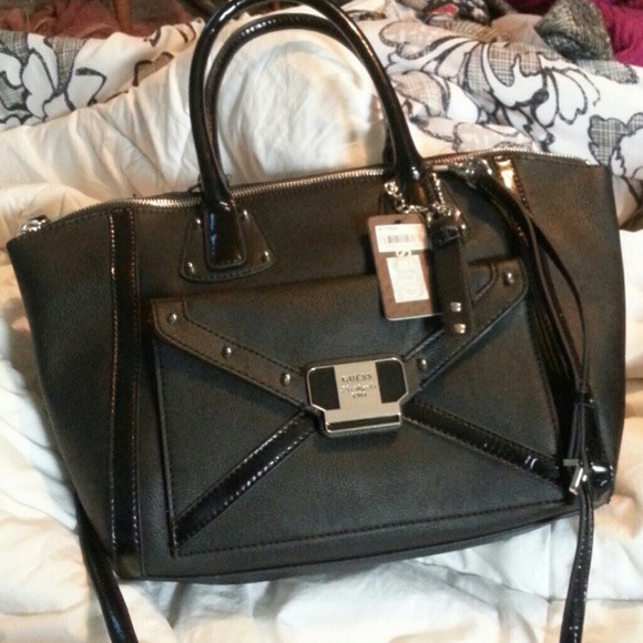 🌟 REDUCED 🌟 GUESS BLACK HANDBAG