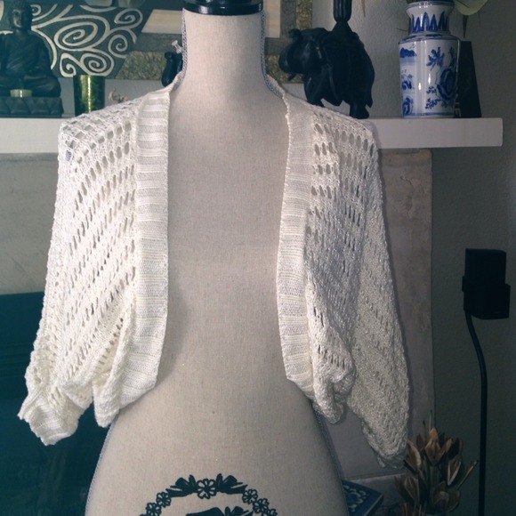 🔴sold🔴Off white shawl