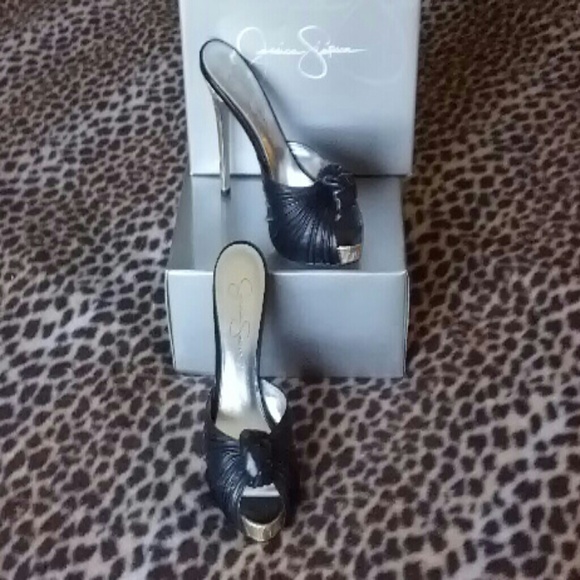 Jessica Simpson Black/gold platform stiletto sz 7