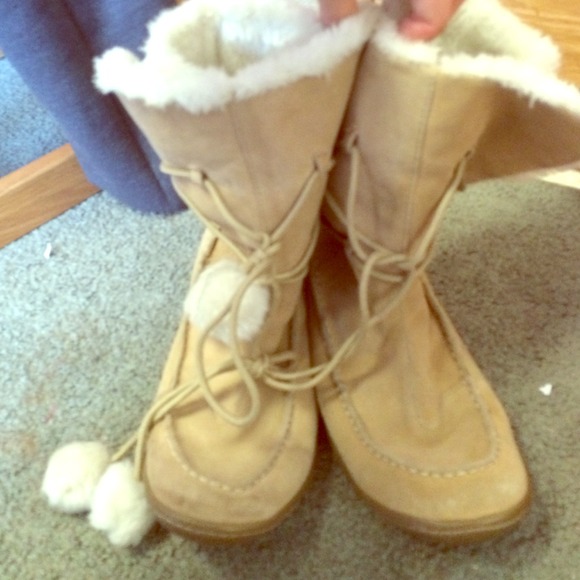 Snow boots