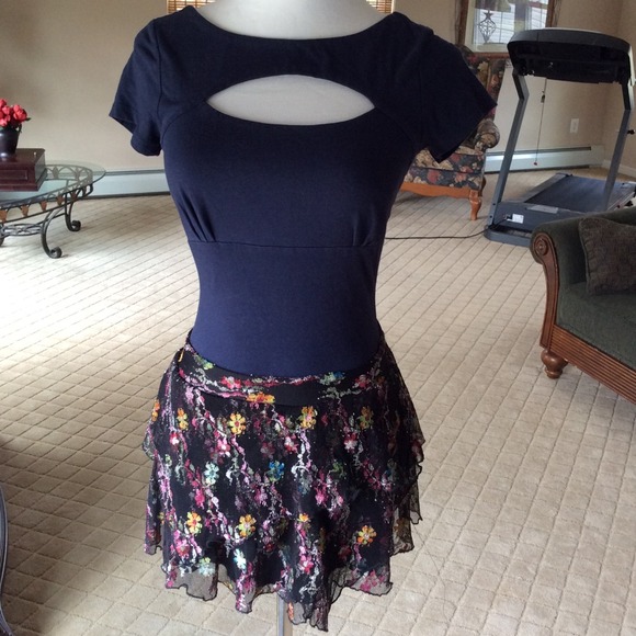 Top and skirt.     (Skirt is new)