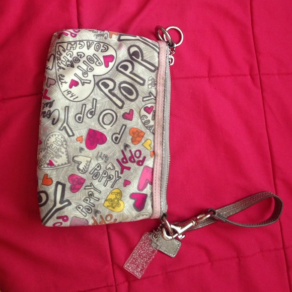 Coach wristlet. - Picture 4 of 4