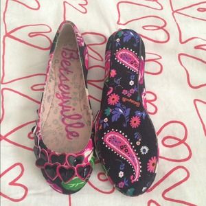 Betsey Johnson flats