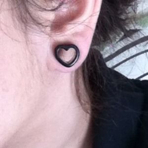 12 mm Heart Plugs