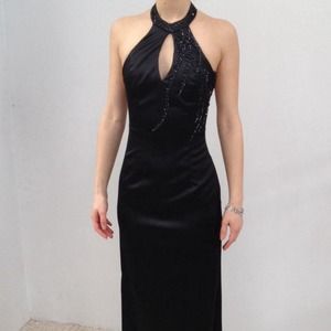 ⭐️Last Chance⭐️ Beaded Halter Prom Gown