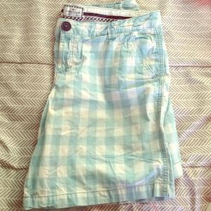 AMERICAN EAGLE light blue plaid Bermuda shorts