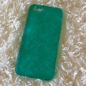 Green iPhone 5 / 5S case with dust cap