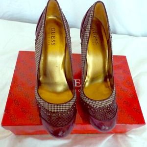 Guess purple pumps