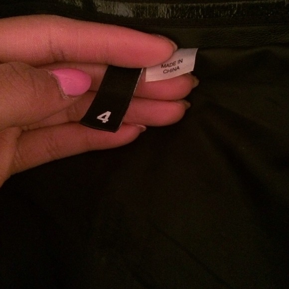 Leather no sleeve h&m dress - Picture 4 of 4