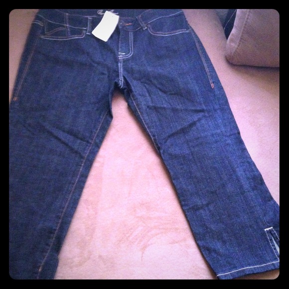 SOLD On EBay 😍Guess Capri Jeans😍