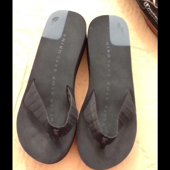 🎀North Face Wedge Flip Flops🎀