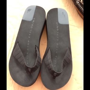 🎀North Face Wedge Flip Flops🎀