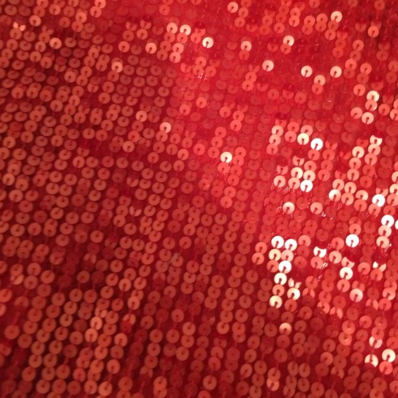 Sequenced Red dress - Picture 2 of 4